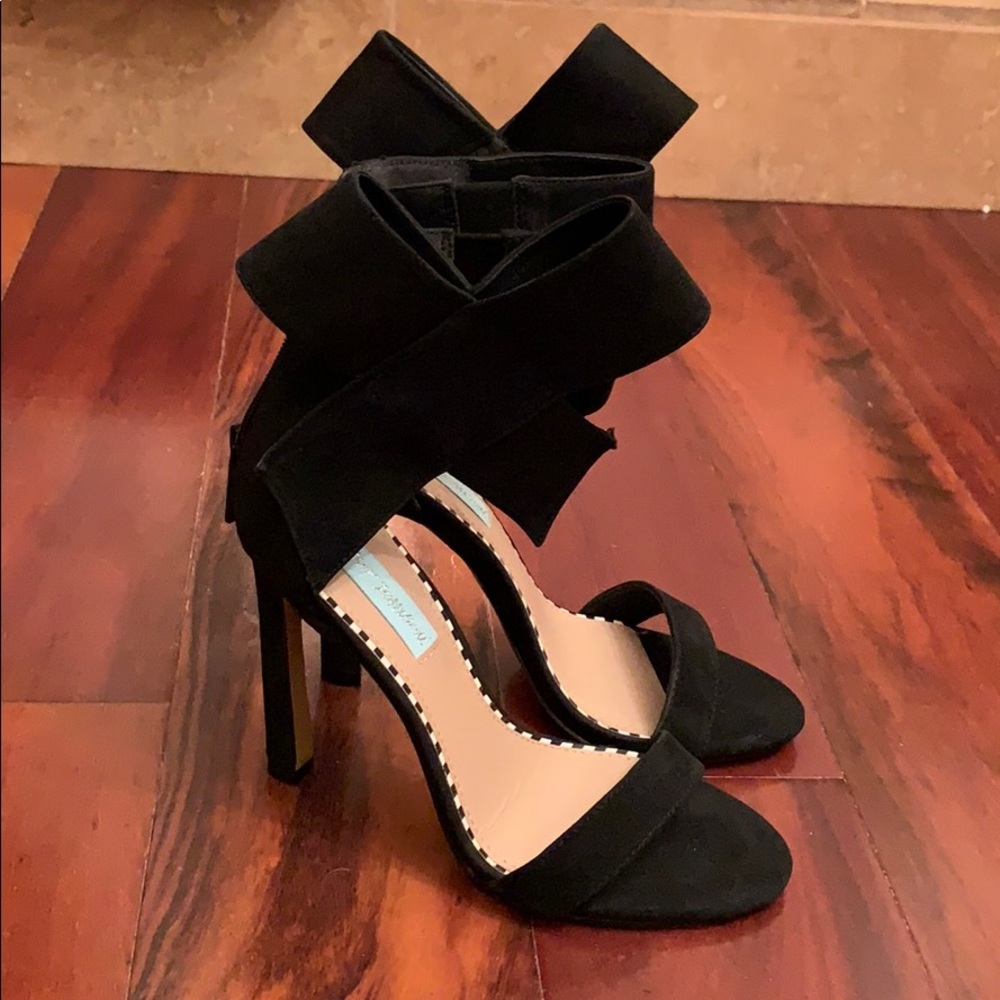 Blu by Betsey Johnson Frisk Suede Pumps - HAWT